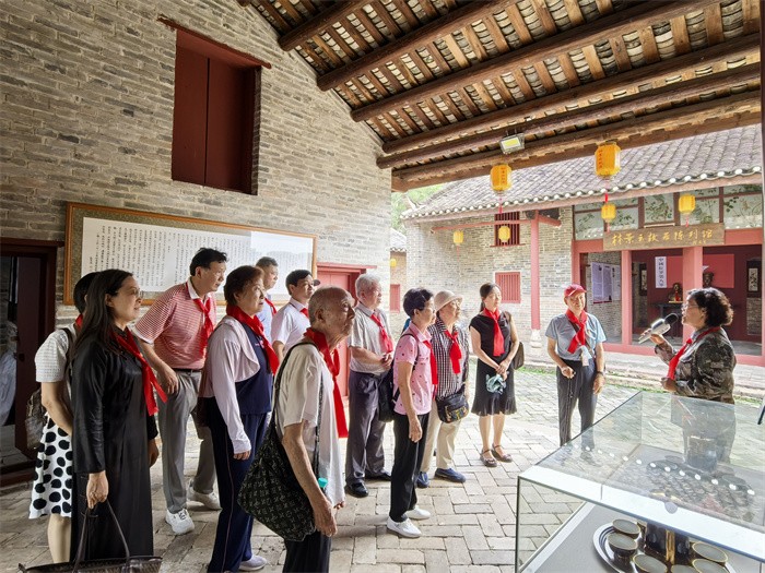 走访红色足迹 铸牢党性意识——918博天堂离退休党支部赴林景云故居开展主题党日活动 第 1 张 走访红色足迹 铸牢党性意识——918博天堂离退休党支部赴林景云故居开展主题党日活动 第 1 张